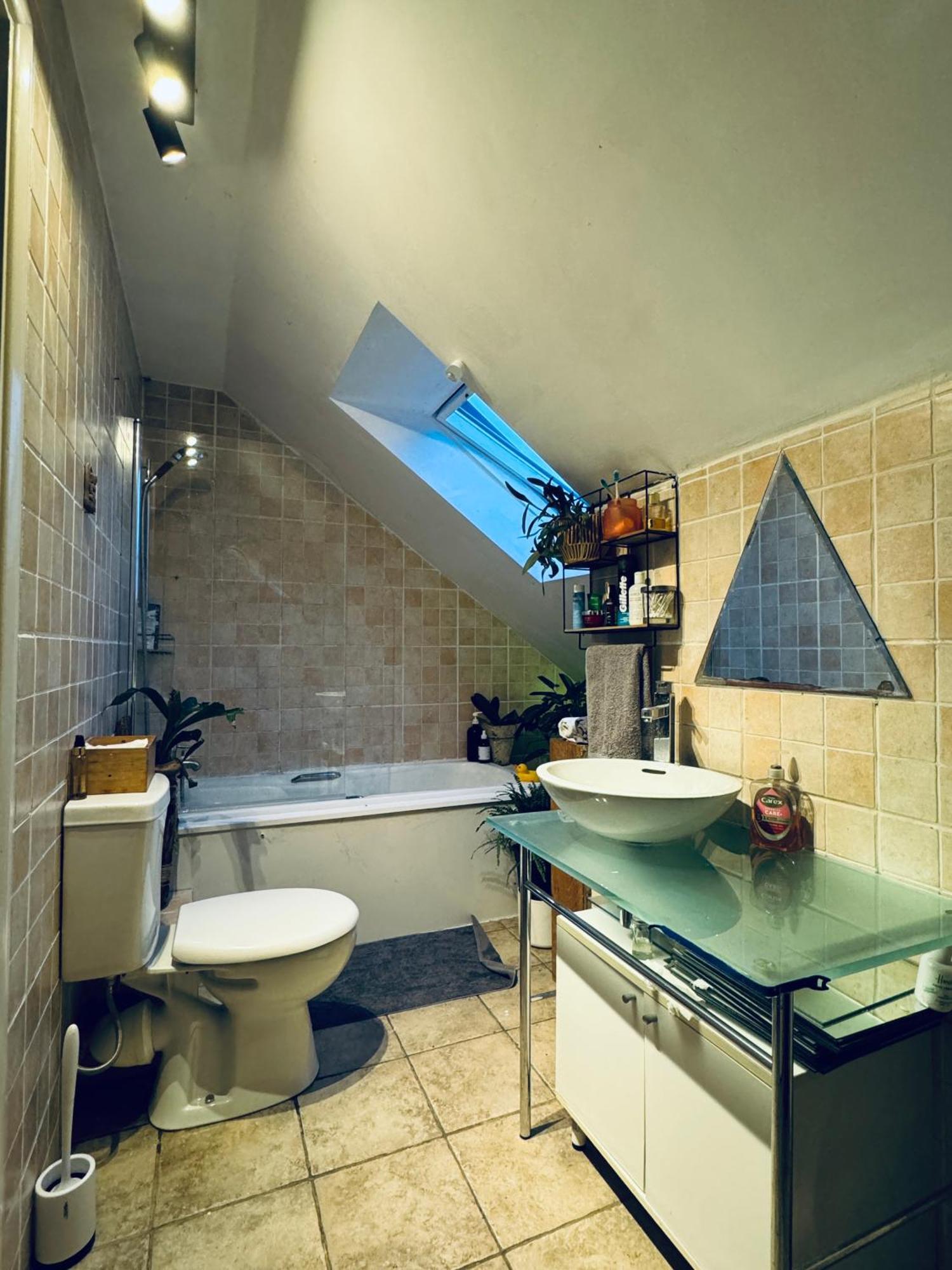 Private Room In A Stylish Flat ลอนดอน ภายนอก รูปภาพ